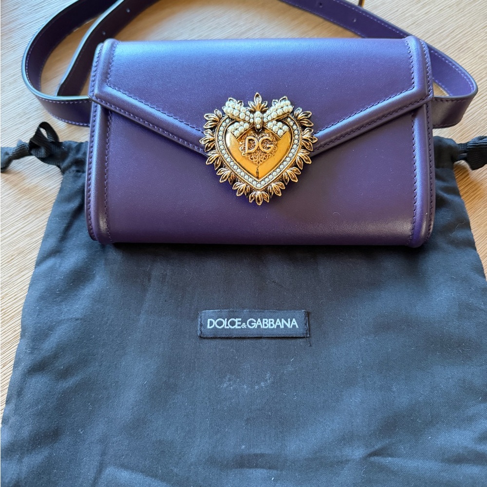 Dolce & Gabbana Purple Belt Bag with Gold Heart Accent - Picture 2 of 5